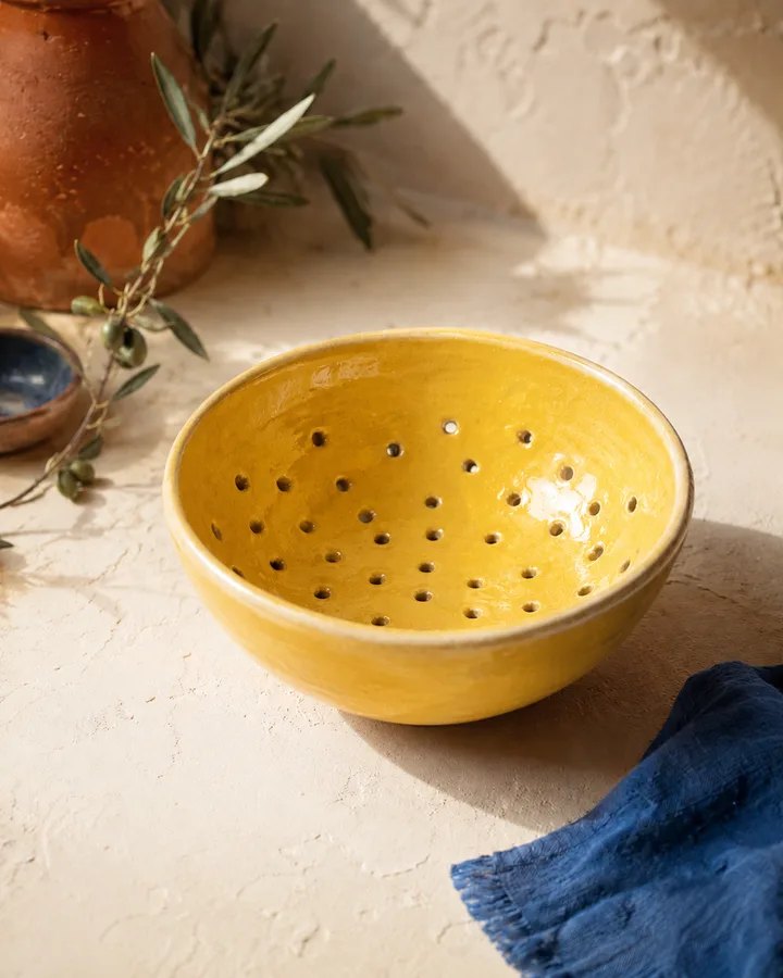 Berry Strainer Bowl in Lemon Zest glaze.